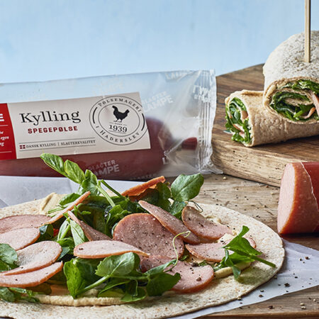 Slagter Lampe kylling spegepølse i en wrap