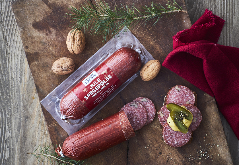 Julespegepølse med valnødder